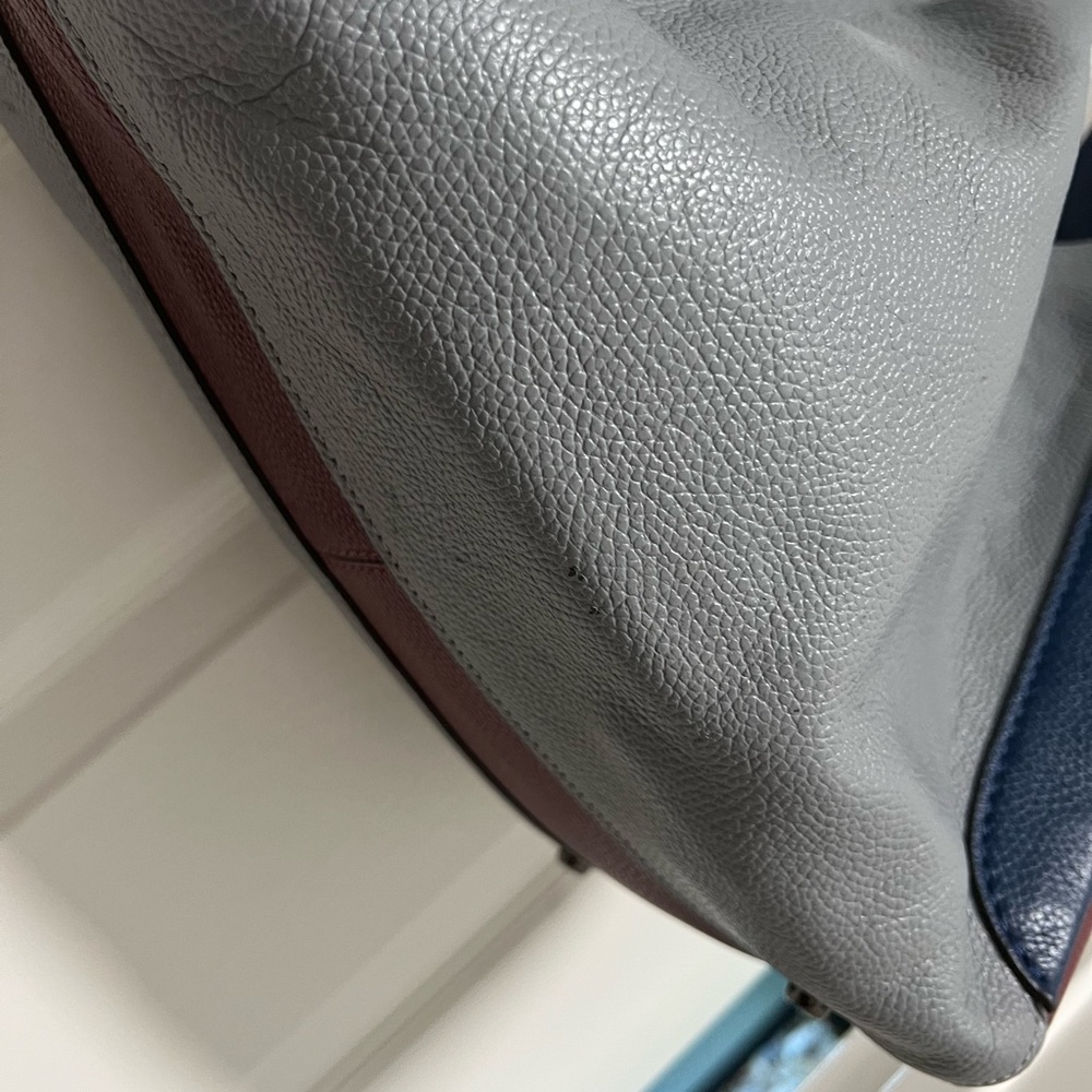 Beautiful Coach Tote Bag, perfect for fall! - Picture 10 of 11